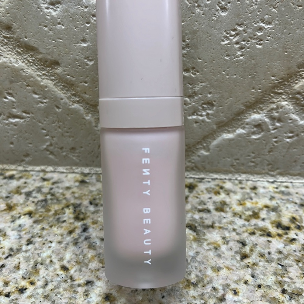Fenty Beauty soft silk Pro Filt’r hydrating primer mini- swatched one pump only